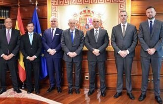 Ministro Alexandre de Moraes é recebido no Tribunal Constitucional espanhol