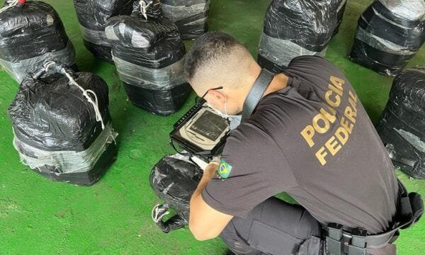 PF apreende drogas em navio atracado