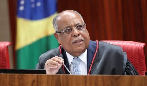 Prestes a deixar cargo, Benedito Gonçalves condena mais uma vez Bolsonaro e Braga Netto à inelegibilidade