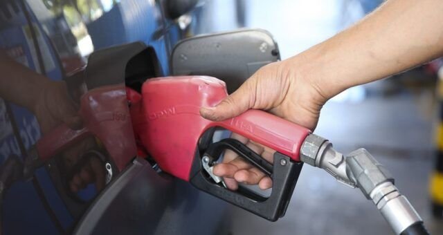 Subsídio de R$ 2,12 ao diesel deve ser mantido por 30 dias