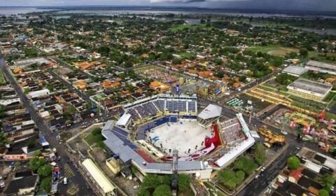 Ex-prefeito de Parintins é investigado por irregularidades em paralisação de construções de escolas