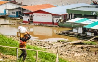 Aliança Amazônia Clima entrega mais de 1,2 mil cestas básicas e 13,8 mil litros de água para famílias afetadas pela estiagem