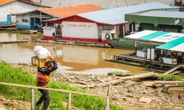 Aliança Amazônia Clima entrega mais de 1,2 mil cestas básicas e 13,8 mil litros de água para famílias afetadas pela estiagem