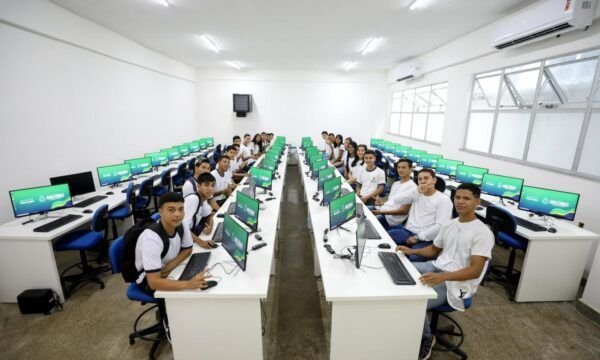 Em 2023, Governo do Amazonas investiu em tecnologia e fortaleceu a segurança nas escolas