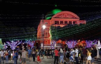  Governo do Amazonas inicia programação do Mundo Encantado do Natal com festa no Largo do São Sebastião