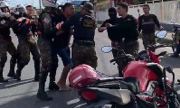 Grupo de motoqueiros são detidos por militares do Exército