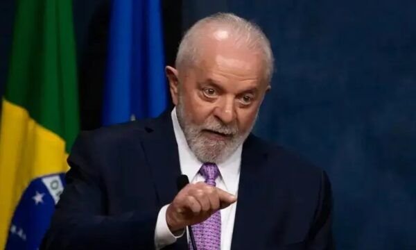 “Crise é da chuva e não política”, diz Cláudio Castro à CNN após conversa com Lula