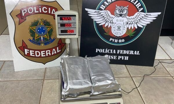 PF apreende drogas no aeroporto