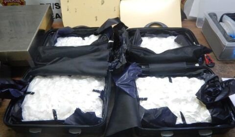 PF prende duas pessoas e apreende quase 16 kg de cocaína