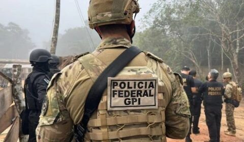 Reintegração de posse retira famílias indígenas do bairro Tarumã, em Manaus