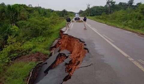 Trecho da BR-174 cede no Amazonas e rodovia é parcialmente interditada
