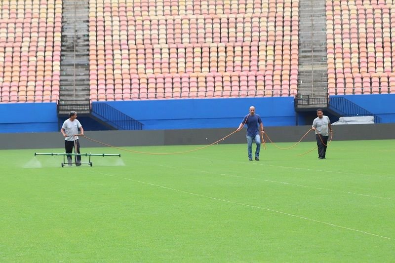 gramado-da-arena-da-amazonia-green-leaf-foto-2-by-emanuel-mendes-siqueira-2