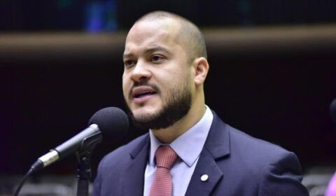 Adail Filho pagou R$ 217 mil do ‘Cotão’ para ex-assessor de Mayara Pinheiro