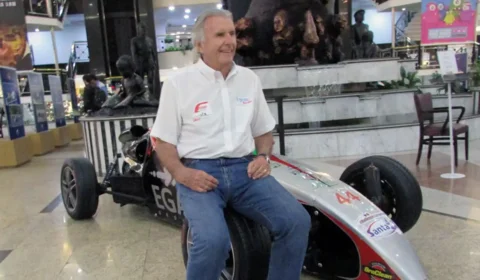 noticia_fvee_2017_09_15a_shopping_iguatemi_ribeirao_preto_recebe_exposicao_da_formula_vee_com_presenca_wilson_fittipaldi_01
