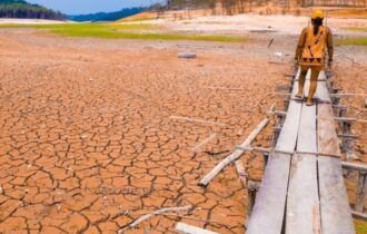 seca-no-norte-do-brasil-com-637-mil-pessoas-afetadas-no-amazonas-estado-deixou-de-arrecadar-r-1-bilhao-1706896518426_1024-2