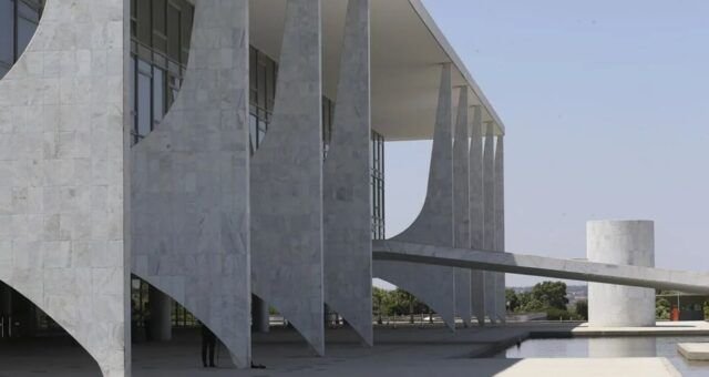 fachada_do_palacio_do_planalto_antcrz_abr_2709221136