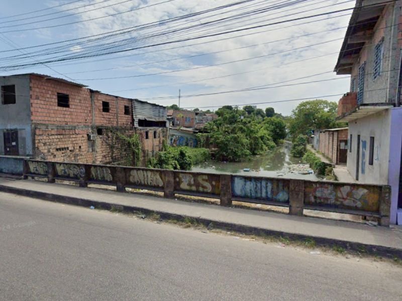 homem-espancado-e-jogado-de-ponte