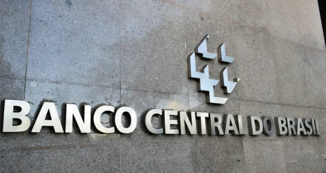 banco_central_mcajr_abr_0104222276-2-2
