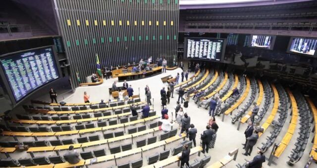 congresso-aprova-lei-de-diretr