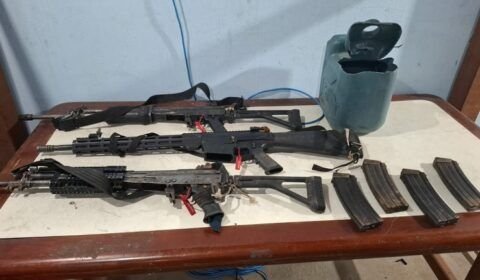 policia-intercepta-lancha-carr