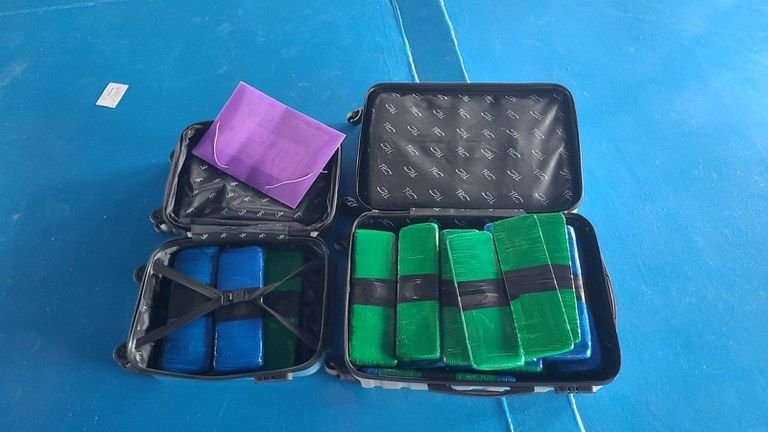 pf-apreende-46kg-de-drogas-no-