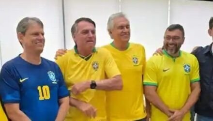 wilson-lima-tira-foto-com-bols