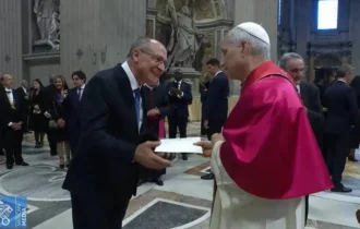 alckmin-entrega-ao-papa-convit