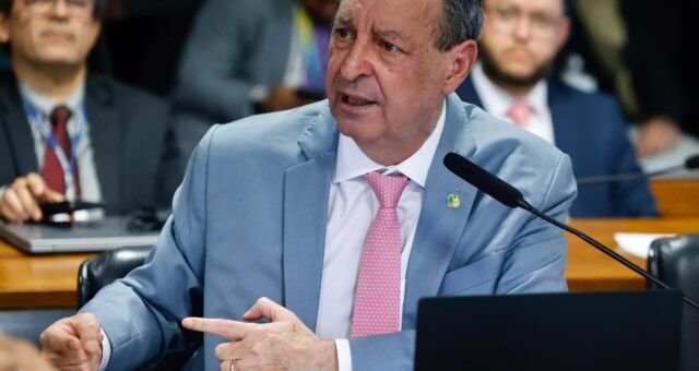 aziz-exige-acao-do-governo-por