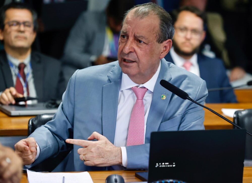 aziz-exige-acao-do-governo-por