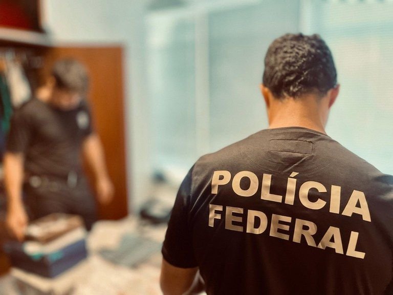 policia-federal-cumpre-mandado