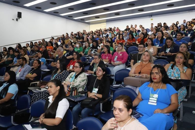 secretaria-de-educacao-realiza