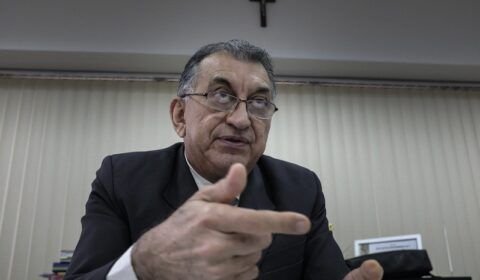 tj-am-aposenta-desembargador-a