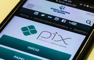 banco-central-anuncia-o-pix-au