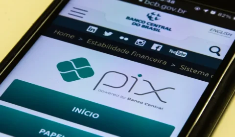 banco-central-anuncia-o-pix-au