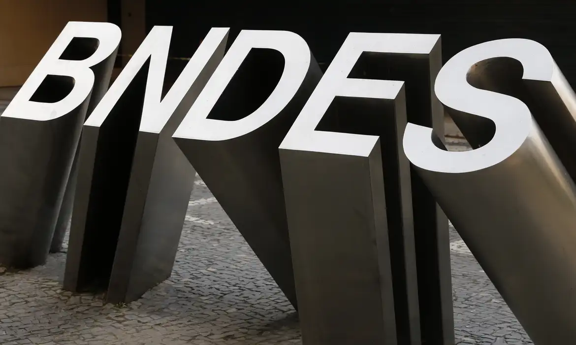 bndes-soma-r-806-milhoes-de-cr