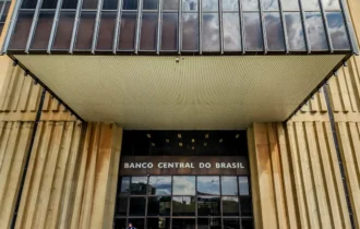 brasileiros-sacaram-r-360-milh