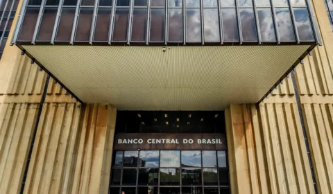 brasileiros-sacaram-r-360-milh