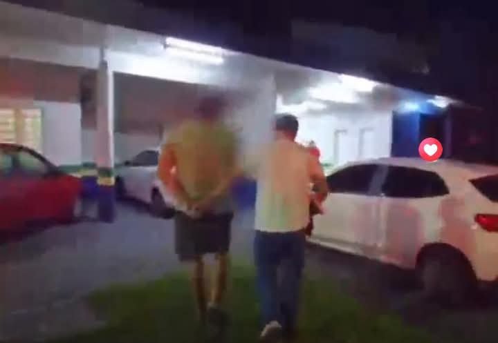 pastor-pai-de-santo-e-gerente-