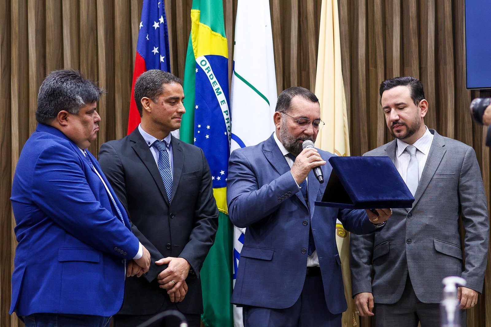prefeitura-de-manaus-e-homenag