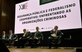 diretor-geral-da-pf-discute-en