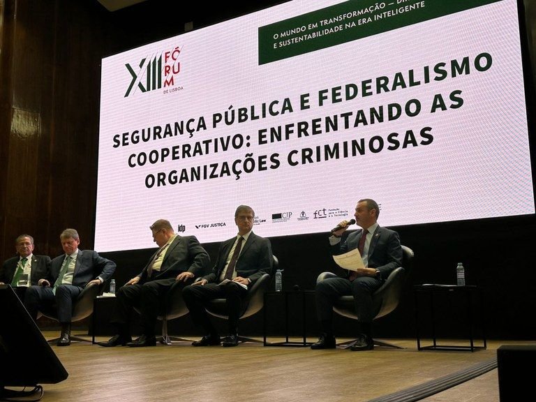 diretor-geral-da-pf-discute-en