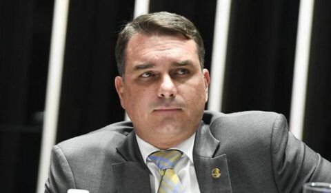 flavio-bolsonaro-apresenta-ped