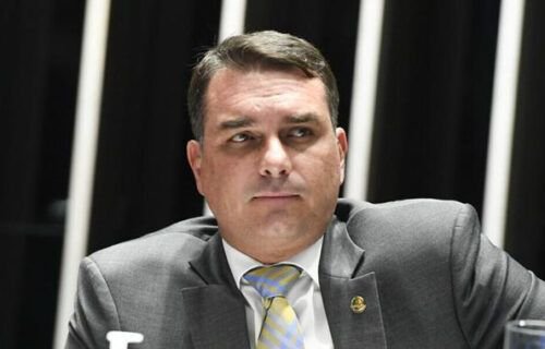 flavio-bolsonaro-apresenta-ped