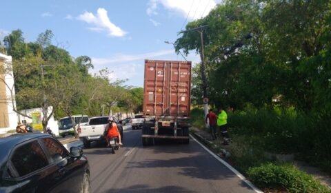 prefeitura-apreende-caminhao-s