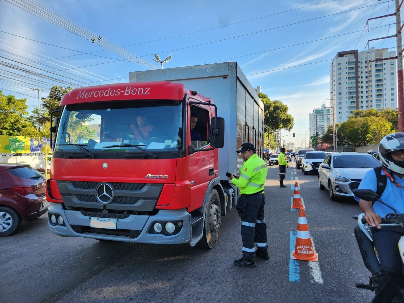 prefeitura-fiscaliza-trafego-d