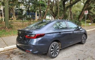 City Sedan 2025 segue eficiente e tem amplos recursos de segurança