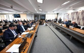 ccj-aprova-fim-de-fianca-para-