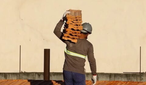 construcao-civil-fecha-primeir