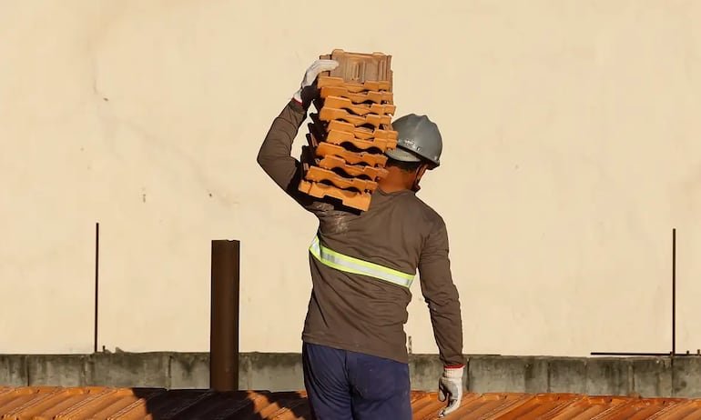construcao-civil-fecha-primeir