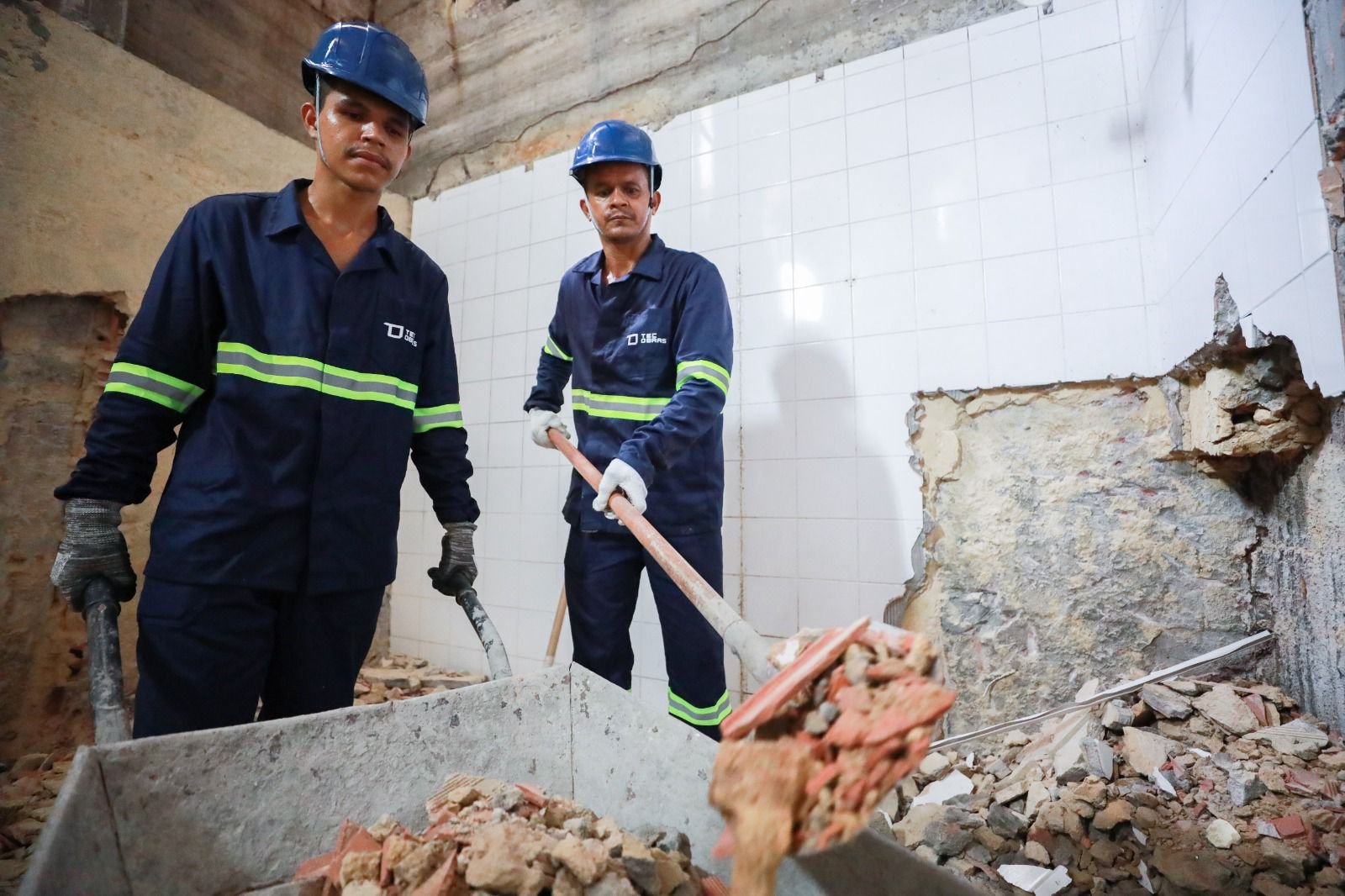 empresa-de-construcao-anuncia-